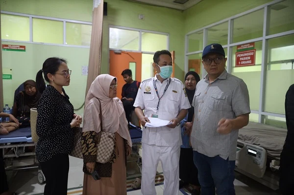 DPRD Tinjau Langsung Pasien Korban Keracunan MBG, Pastikan Dapat Perawatan