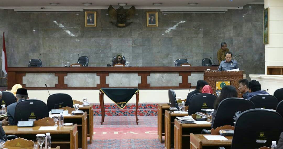 DPRD KOTA CIREBON GELAR RAPAT PARIPURNA INTERNAL
