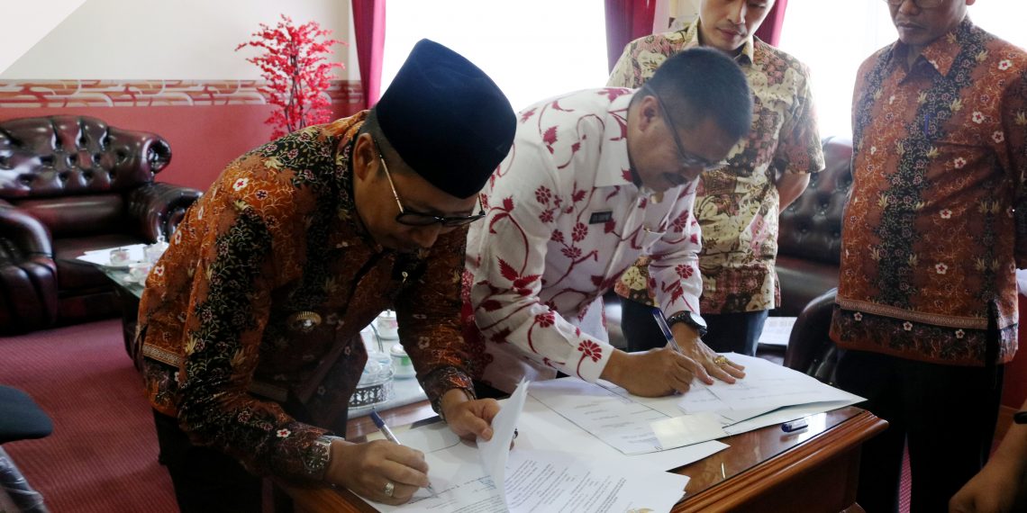 Penandatanganan MoU KUA dan PPAS oleh Pemerintah Daerah dan DPRD Kota Cirebon