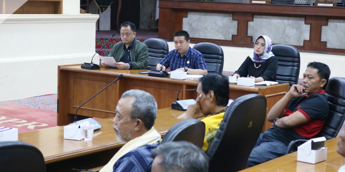 Rapat Dengar (Hearing) Komisi I DPRD Kota Cirebon dengan Forum Tanah Keraton Kesepuhan terkait Sengketa Tanah
