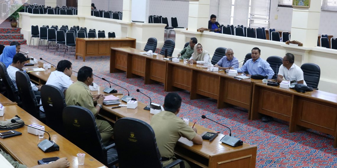 Penyelenggaraan trotoar di Kota Cirebon harus mengutamakan hak dari pejalan kaki serta hak bagi penyandang dissabilitas