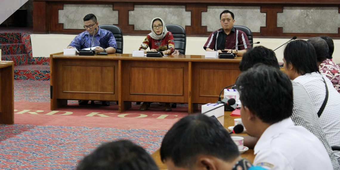 Hearing Komisi I terkait Kepemilikan Tanah di Kelurahan Kecapi dan Sunyaragi