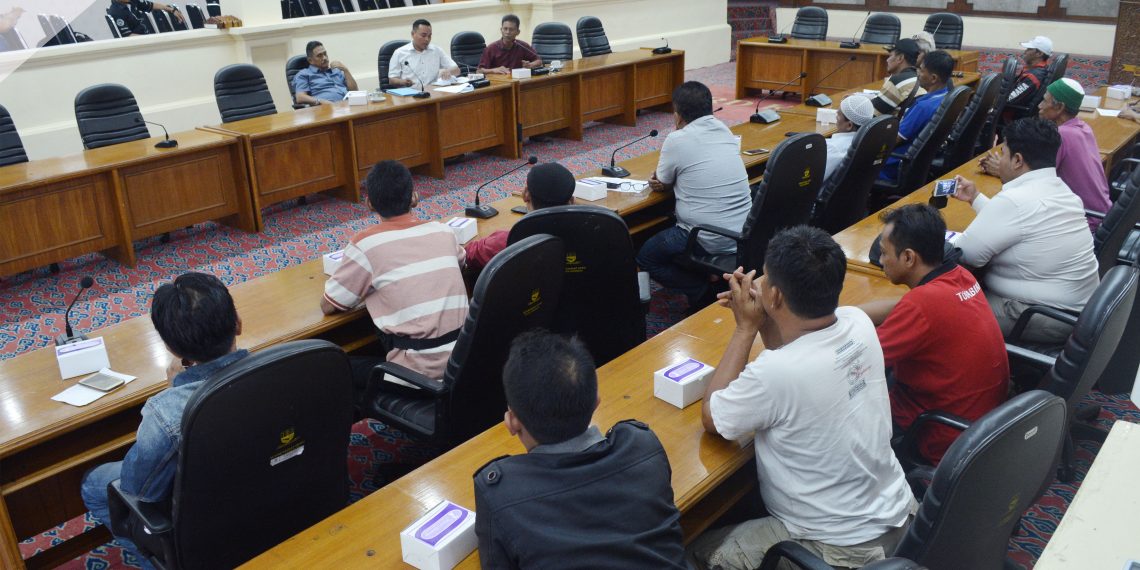 Komisi II DPRD Kota Cirebon meminta Pemerintah Kota Cirebon Agar Tidak Tebang Pilih dalam Penertiban Badan Jalan