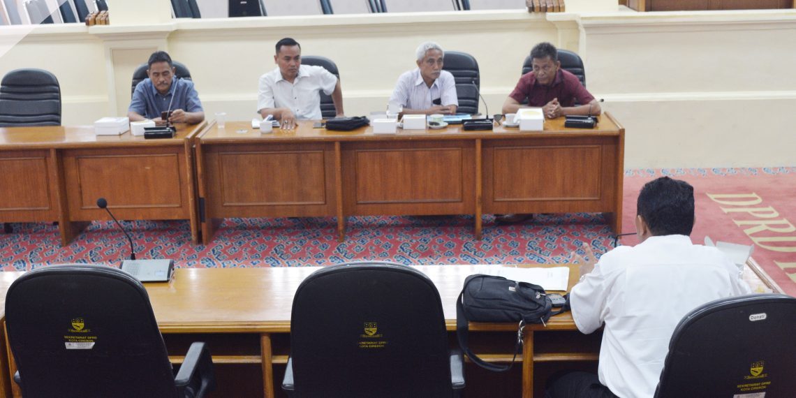 Komisi II mendorong DPUPR agar melakukan percepatan pengerjaan trotoar di 3 ruas titik di Kota Cirebon