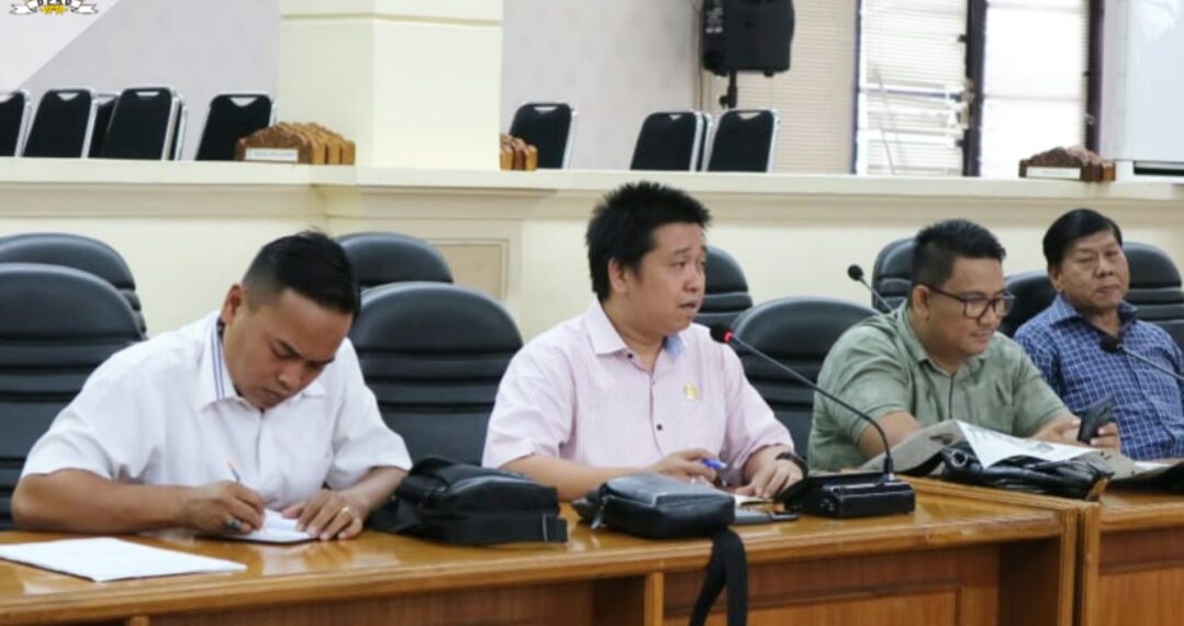 Menindaklanjuti hearing dengan warga kelurahan kesenden, Komisi I dan Komisi II DPRD Kota Cirebon adakan rapat kerja terkait pembangunan gedung Kinderfield
