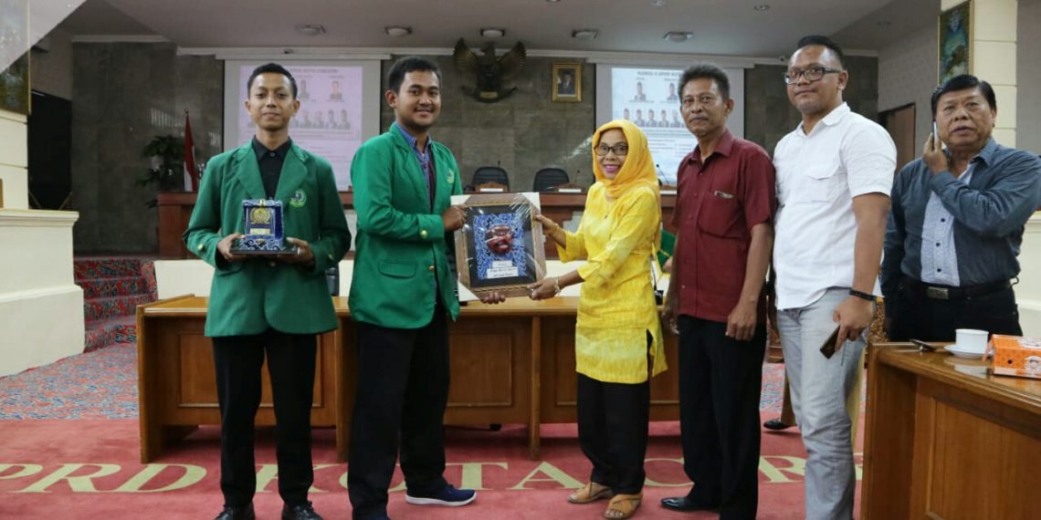 DPRD Kota Cirebon Audiensi dengan Mahasiswa IAIN Syekh Nurjati Cirebon terkait Pemerintahan, Perkonomian, Keuangan, Pembangunan dan kesejahteraan sosial