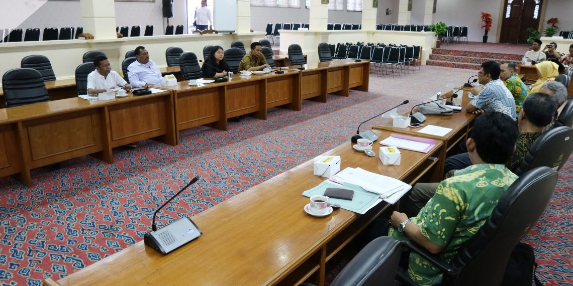 Tindaklanjuti Sekolah Roboh, Komisi III Langsungkan Rapat Kerja