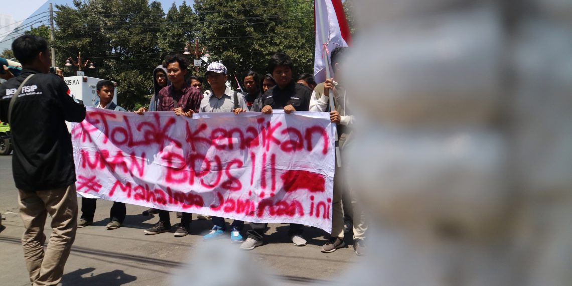 Anggota DPRD Temui Demo Mahasiswa terkait Penolakan Kenaikan Iuran BPJS