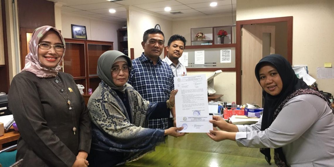 Pimpinan DPRD Bersama Walikota Sampaikan Tuntutan Mahasiswa dan Jurnalis ke DPR RI