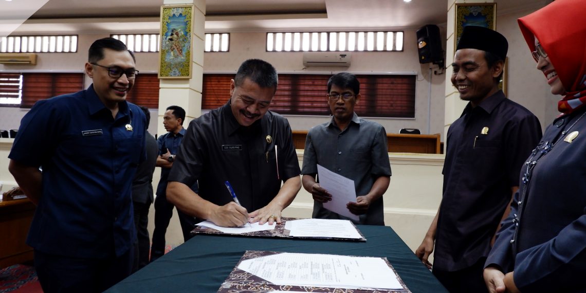 Paripurna DPRD Tetapkan Susunan Pimpinan Fraksi PDIP