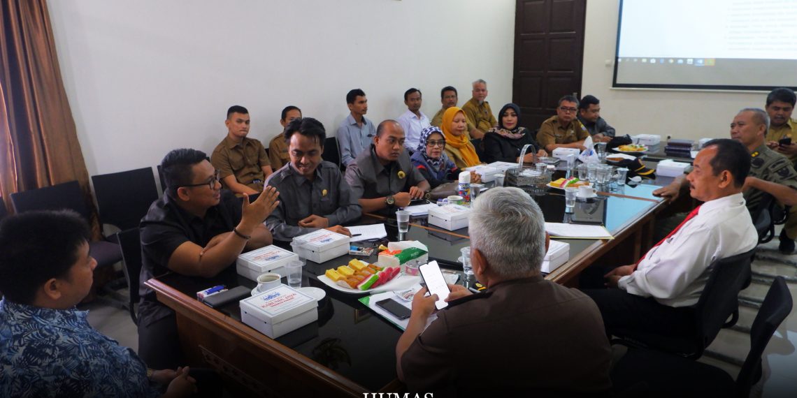 Pansus Raperda Penyelenggaraan Menara Bersama Telekomunikasi Rapat Bersama Kejari dan Polres Ciko