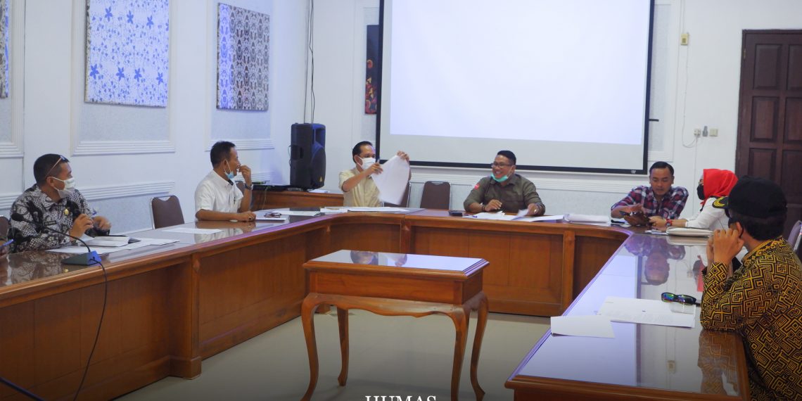 Rapat Panitia Khusus DPRD