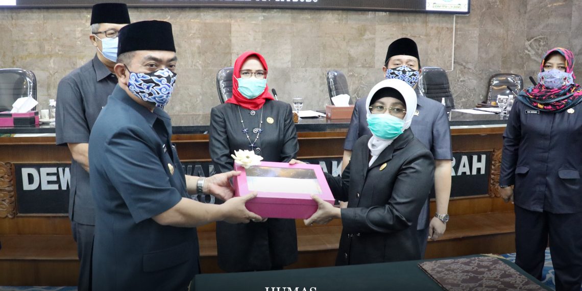 Seluruh Fraksi DPRD Setujui Raperda Perubahan APBD Tahun 2020