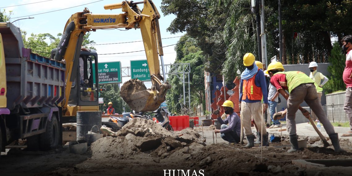 Komisi II DPRD Soroti Pengerjaan Saluran dan Trotoar di Jalan Siliwangi
