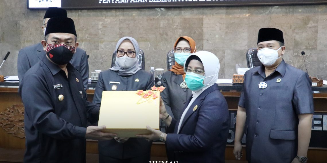 Walikota Sampaikan Empat Raperda ke DPRD Kota Cirebon