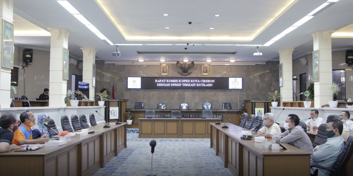 Rapat dengan Komisi II DPRD, DPRKP Sampaikan Teknis Usulan Bantuan Rutilahu