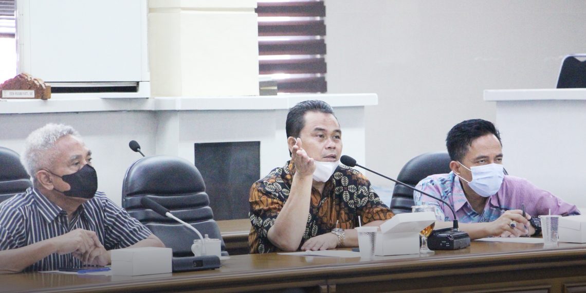 Komisi II Minta DPPKP Perbaiki Sistem Pengelolaan Retribusi di TPI Kejawanan