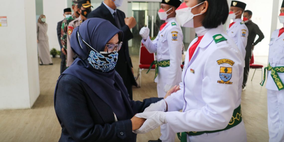 Kegiatan Pengukuhan Pasukan Pengibar Bendera Pusaka (Paskibraka) Kota Cirebon