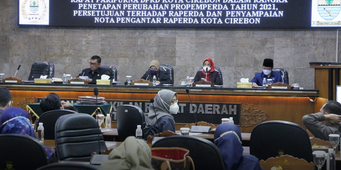 DPRD Setujui Raperda Pengelolaan BUMD, Walikota Sampaikan 5 Raperda Prakarsa Eksekutif