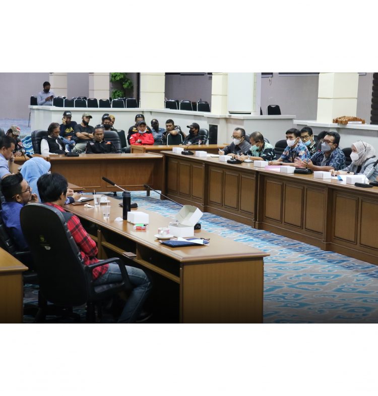 Rapat Dengar Pendapat / Hearing