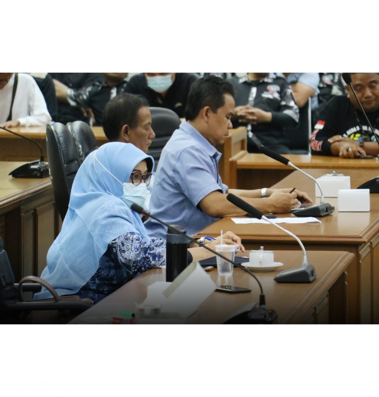 Rapat Dengar Pendapat / Hearing