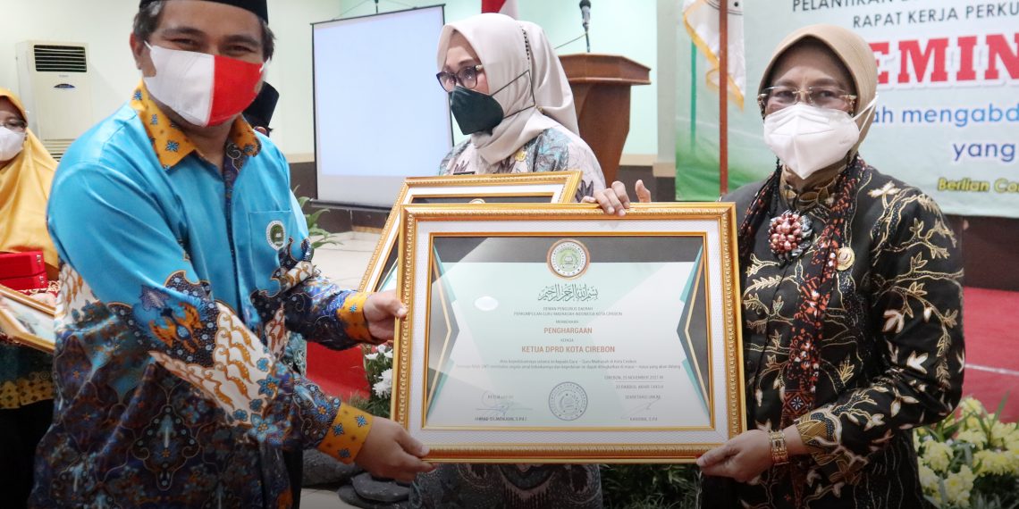 KEGIATAN PIMPINAN DPRD