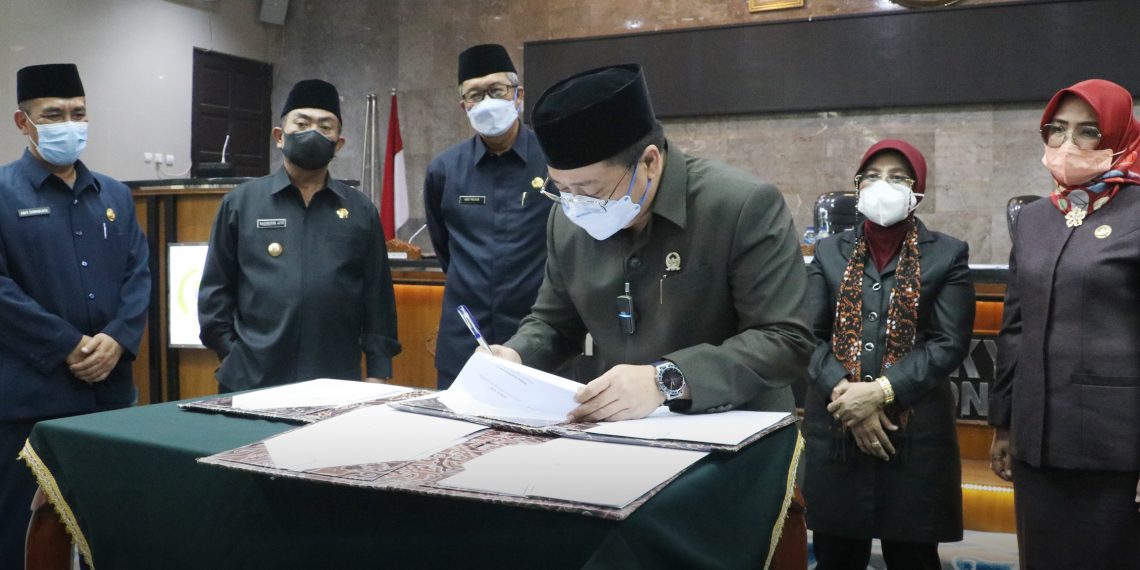 DPRD dan Pemda Kota Cirebon Setujui Raperda APBD 2022
