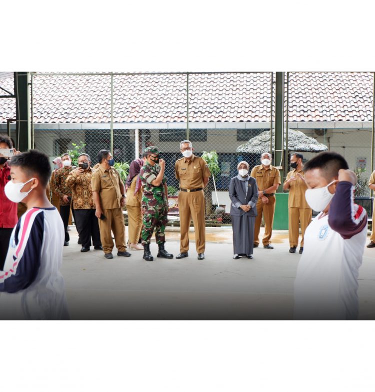 Peninjauan simulasi pembelajaran tatap muka terbatas (PTMT) 100 persen