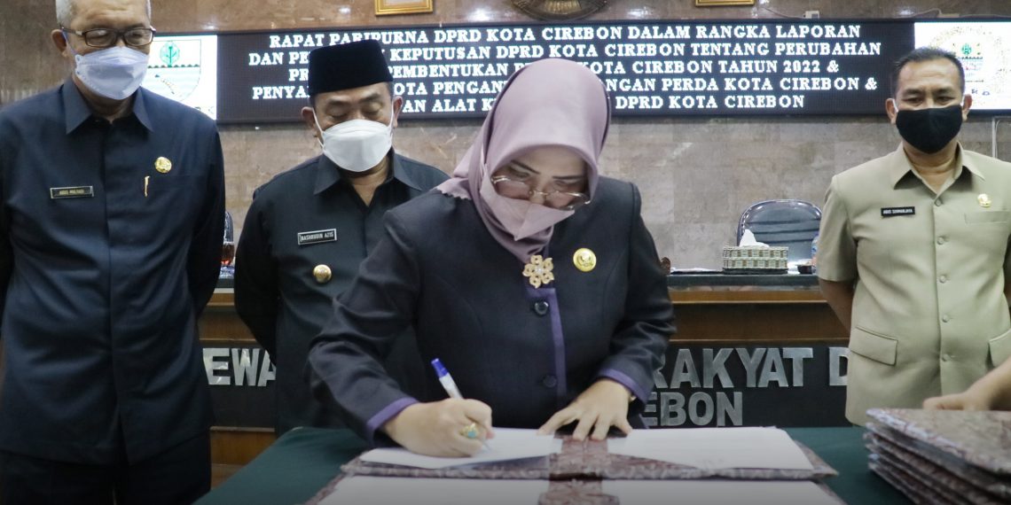 DPRD Terima Nota Pengantar Empat Raperda Usulan Eksekutif