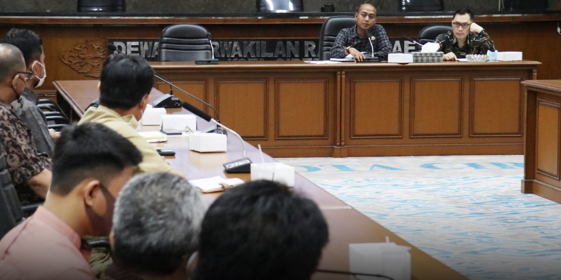 Masalah Perizinan Menara Telekomunikasi di Kesambi Harus Diselesaikan Secara Objektif