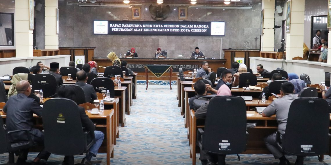 Rapat Paripurna Tetapkan Perubahan Susunan Alat Kelengkapan DPRD
