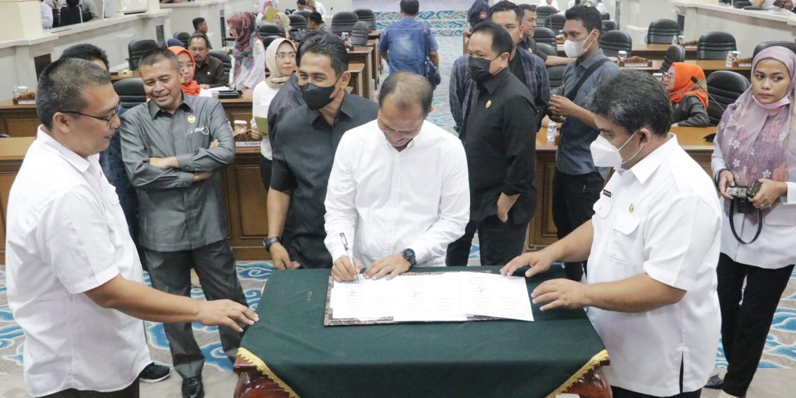Rapat Paripurna, DPRD dan Pemerintah Kota Cirebon Sepakati Perubahan KUA PPAS 2022