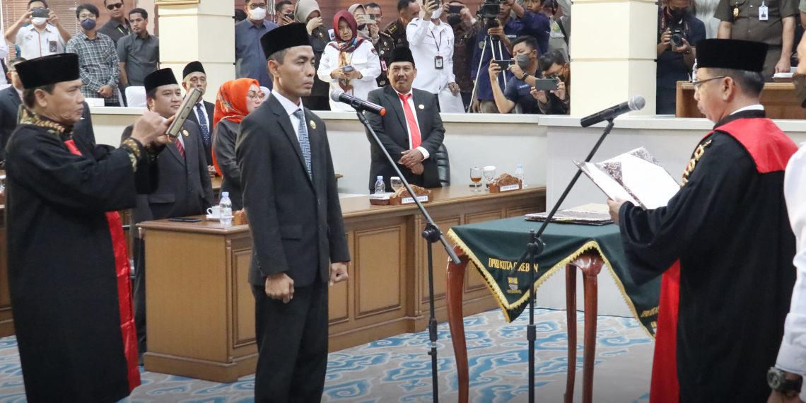 Ruri Tri Lesmana Resmi Menjabat Ketua DPRD Kota Cirebon