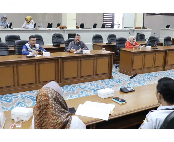 Bahas Rencana Pencabutan Keputusan DPRD yang Sudah Tak Relevan