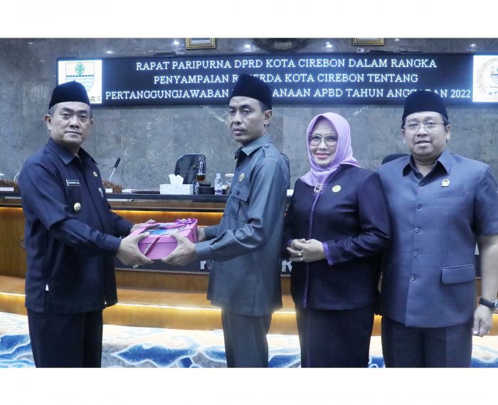 DPRD Terima Penyampaian Raperda PP APBD Tahun Anggaran 2022