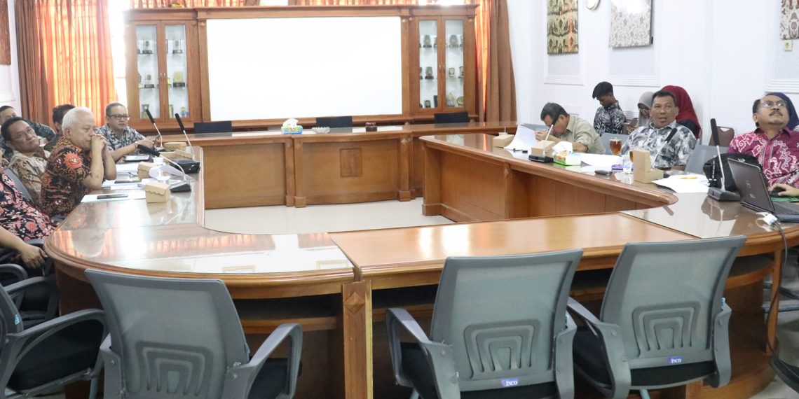 Draf Raperda Perumda Air Minum Tirta Giri Nata Dibahas Intensif