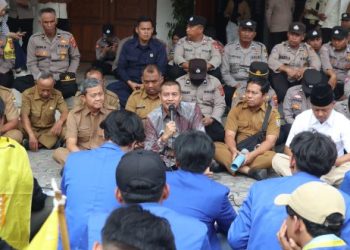 DPRD Kota Cirebon Terima Aspirasi Terhadap Empat Tuntutan Mahasiswa
