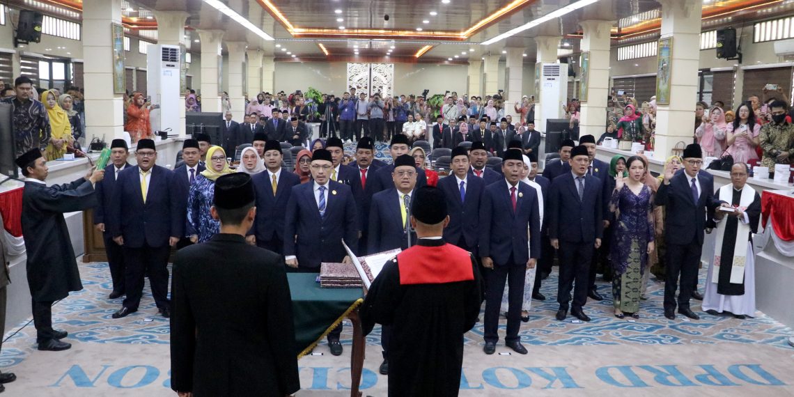 Sah!, 35 Anggota DPRD Kota Cirebon Masa Jabatan 2024-2029 Resmi Dilantik