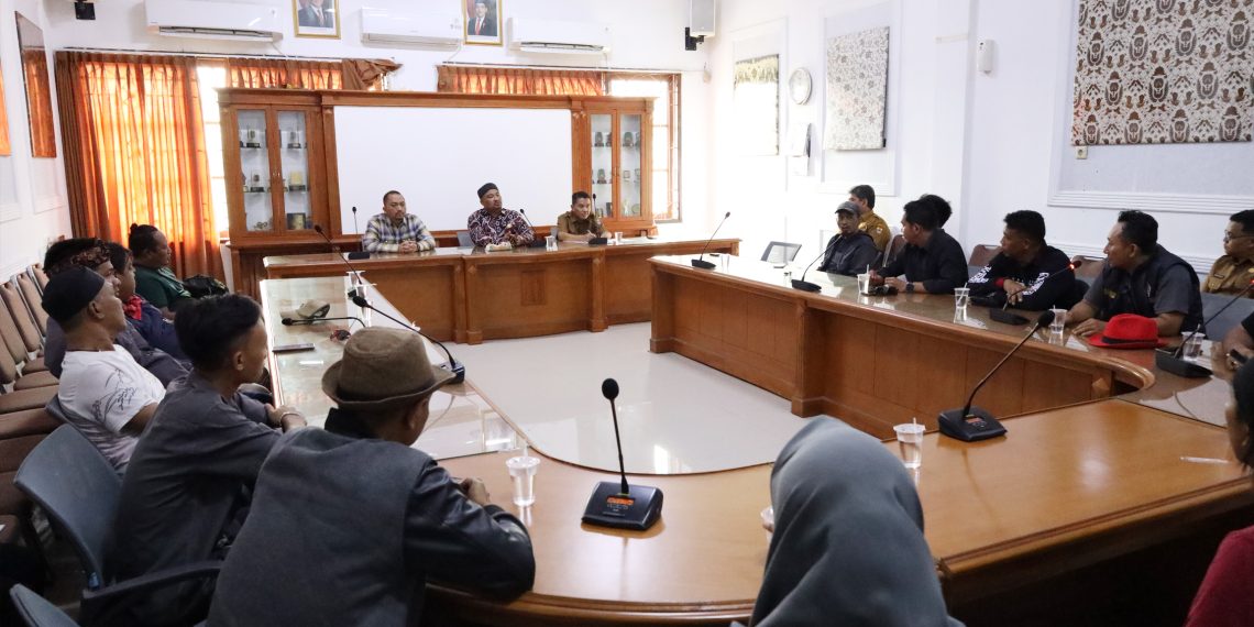 Kebijakan Merugikan Karyawan, DPRD Kota Cirebon Kecam PT Bhirawa