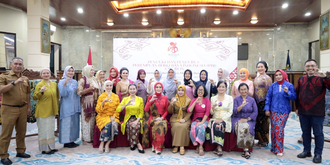 DPRD Apresiasi Berdirinya Perempuan Berkebaya Indonesia di Cirebon